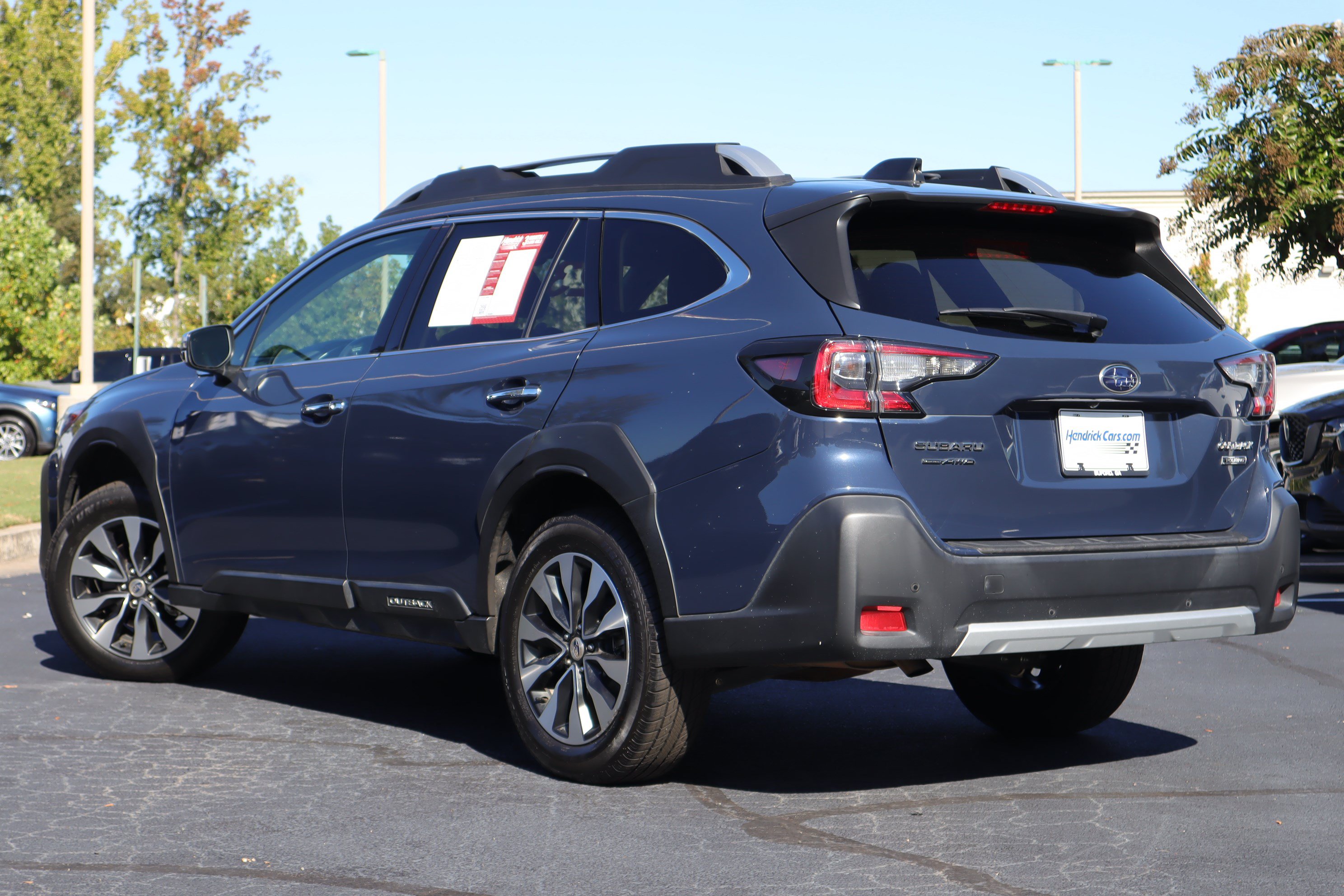 Used 2023 Subaru Outback Touring AWD/4WD image 3