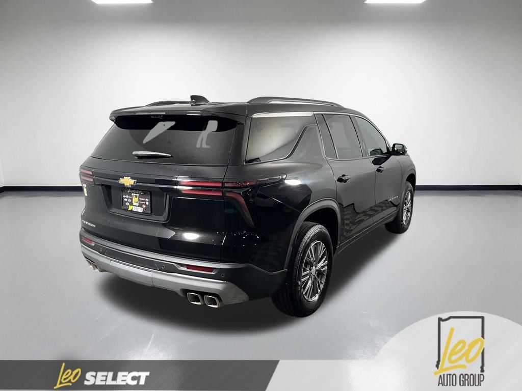 Used 2026 Chevrolet Traverse LT w/ Driver Confidence Package FWD image 5