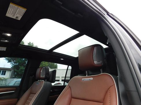 Used 2023 GMC Yukon XL Denali Ultimate AWD/4WD image 22