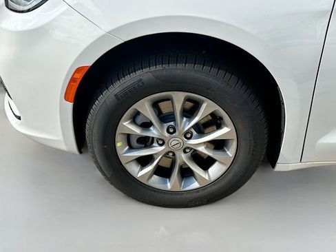 New 2026 Chrysler Pacifica Select image 34