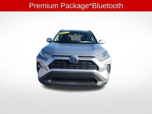 Used 2021 Toyota RAV4 XLE Premium image 2