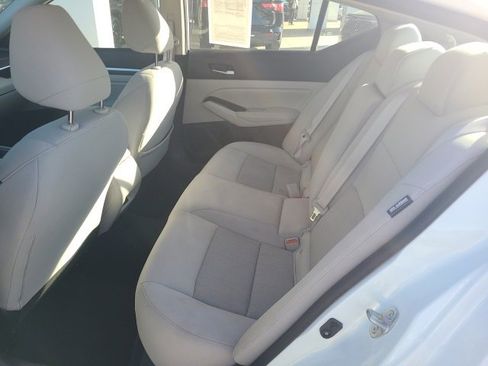 Used 2022 Nissan Altima 2.5 SV w/ SV Premium Package image 13