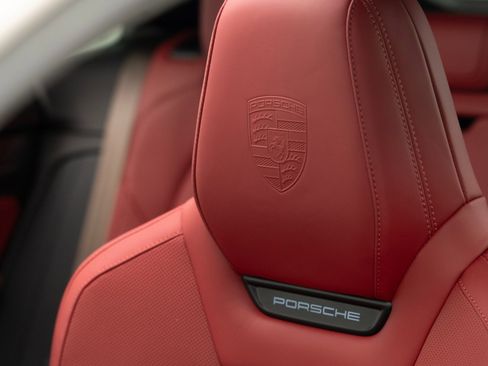 New 2026 Porsche Macan Turbo Electric image 19