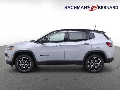 Used 2025 Jeep Compass Limited AWD/4WD image 4