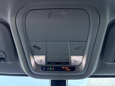 Used 2020 GMC Acadia SLE FWD image 26