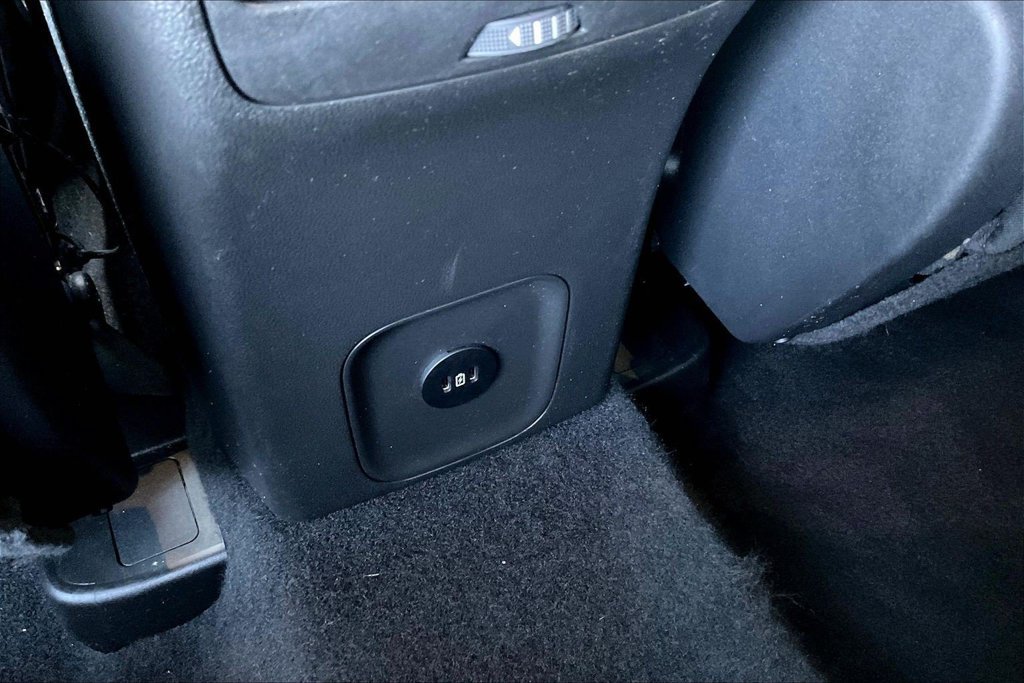 Certified 2025 Ford Escape Active AWD/4WD image 10