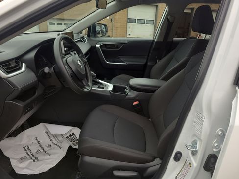 Certified 2025 Toyota RAV4 LE image 16
