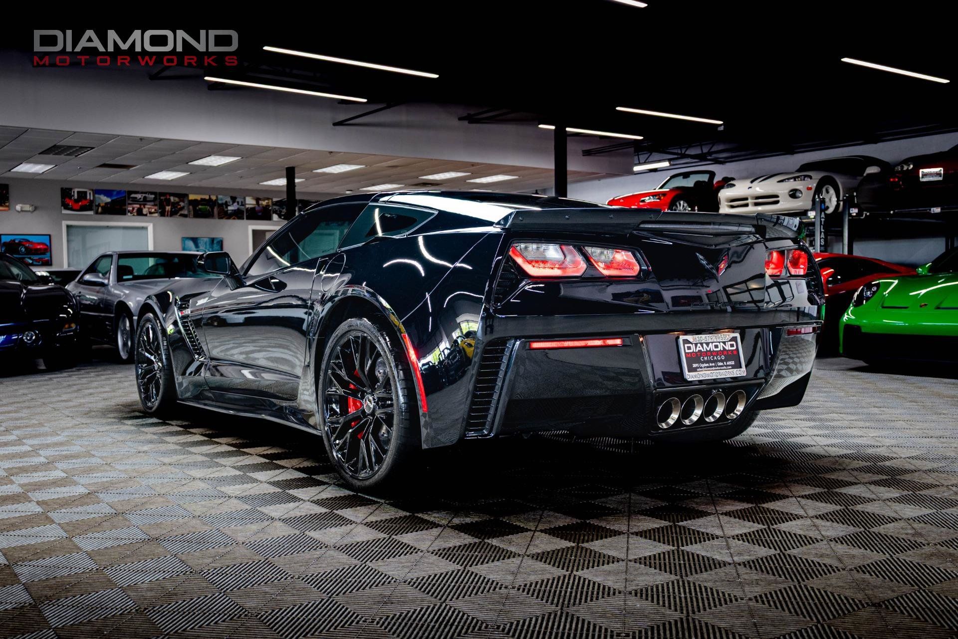 Used 2015 Chevrolet Corvette Z06 w/ 3LZ Preferred Equipment Group RWD image 2