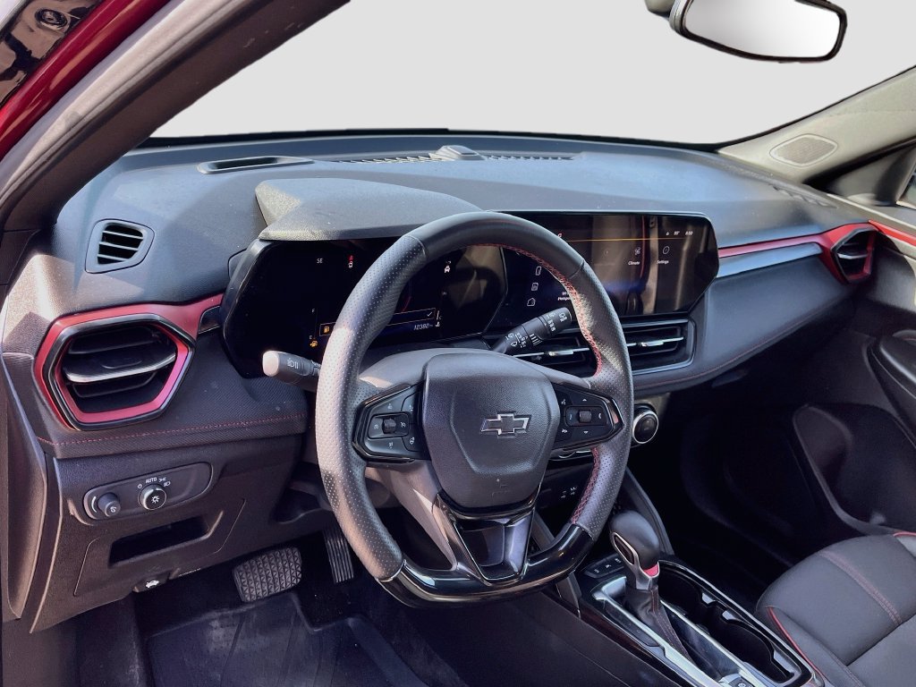 Used 2025 Chevrolet TrailBlazer RS w/ Convenience Package AWD/4WD image 9
