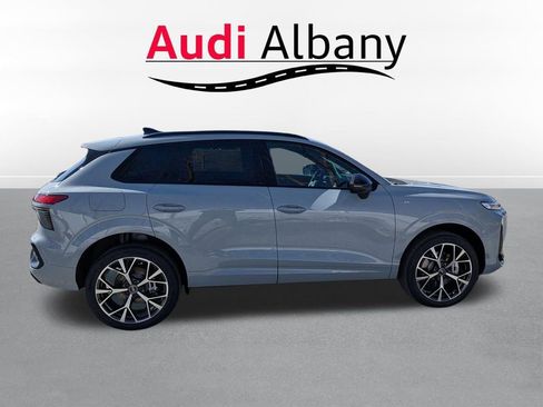 New 2026 Audi Q3 quattro 2.0T image 3