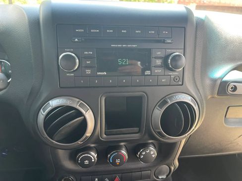 Used 2017 Jeep Wrangler Sport AWD/4WD image 18