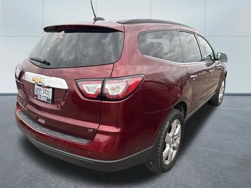 Used 2017 Chevrolet Traverse LT w/ Style and Technology Package image 4