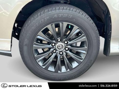Used 2023 Lexus GX 460 Luxury w/ Sport Design Package AWD/4WD image 8