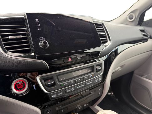 Used 2019 Honda Pilot Elite image 12