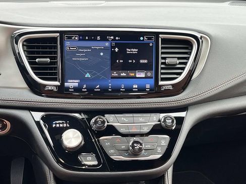 New 2026 Chrysler Pacifica Pinnacle image 16