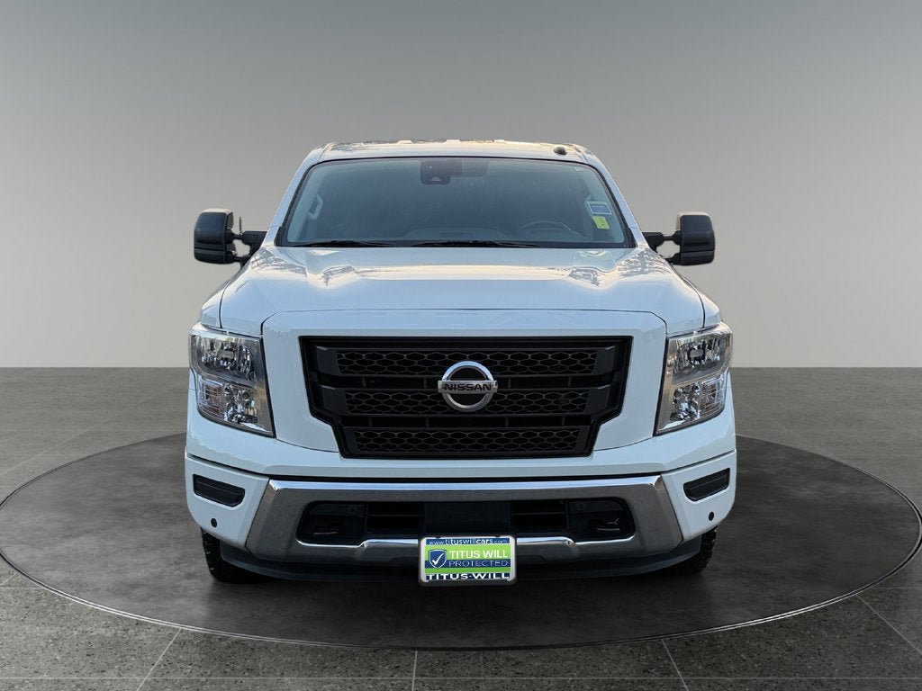 Used 2021 Nissan Titan SV w/ SV Convenience Package RWD image 2