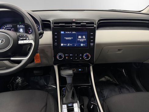 Used 2024 Hyundai Tucson SE AWD/4WD image 11
