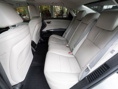 Used 2014 Toyota Avalon Limited w/ Technology Package FWD image 17