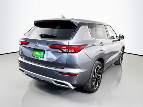 Used 2022 Mitsubishi Outlander SE image 10