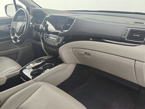 Used 2020 Honda Pilot Touring image 33