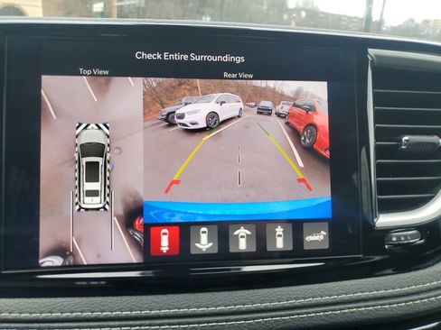 New 2026 Chrysler Pacifica Select image 22