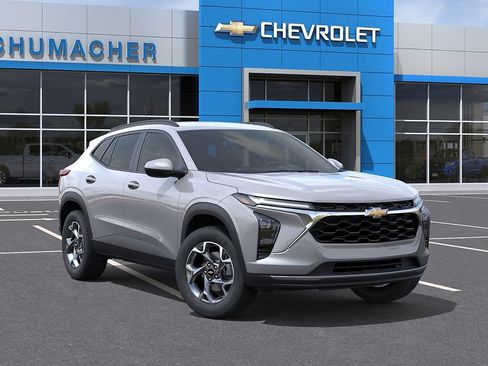 New 2026 Chevrolet Trax LT w/ Driver Confidence Package FWD image 7