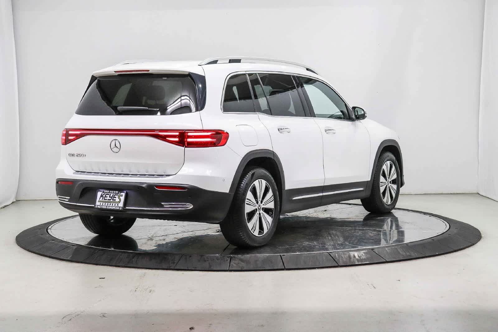 Used 2024 Mercedes-Benz EQB 250+ image 4