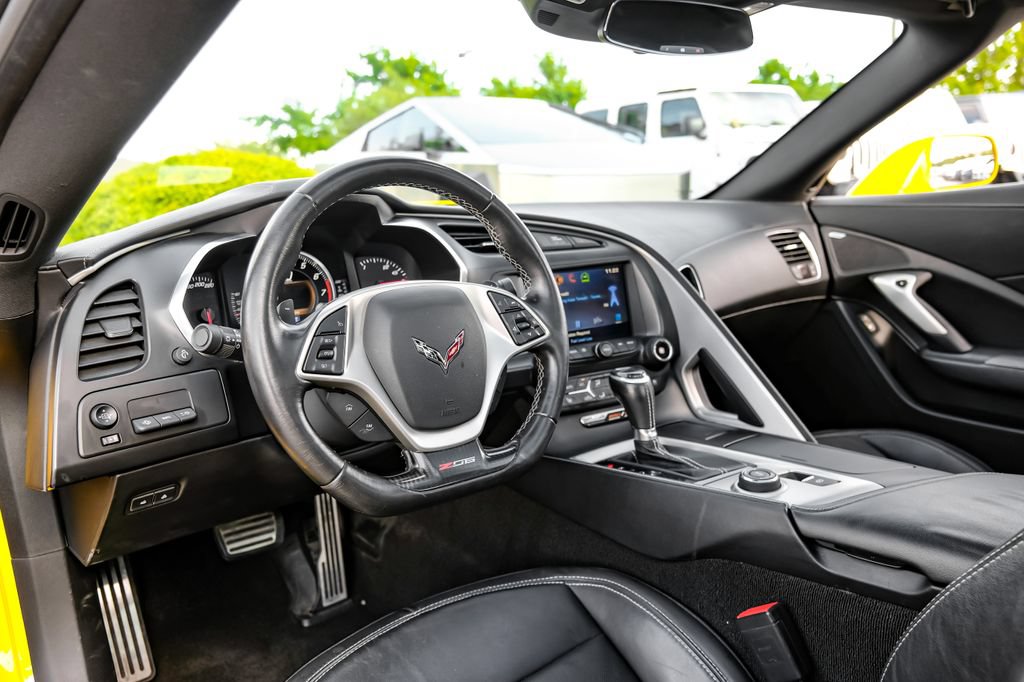 Used 2015 Chevrolet Corvette Z06 w/ 2LZ Preferred Equipment Group RWD image 11