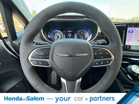 Used 2022 Chrysler Pacifica Pinnacle image 16