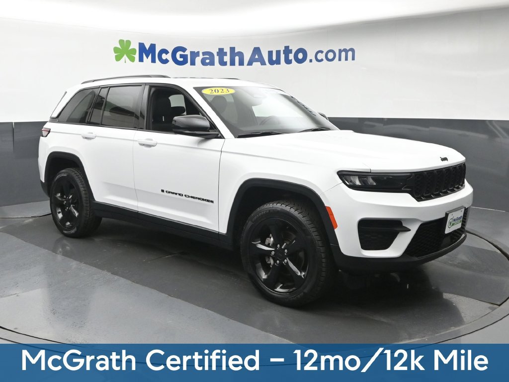 Used 2023 Jeep Grand Cherokee Altitude AWD/4WD image 2