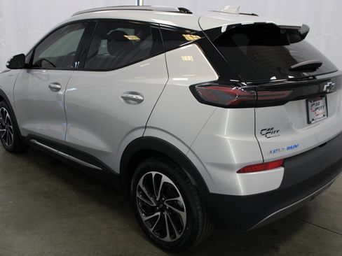 Used 2022 Chevrolet Bolt EUV Premier image 8