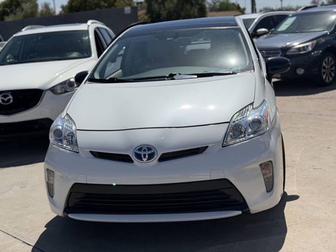 Used 2014 Toyota Prius Four w/ Solar Roof Package FWD image 2