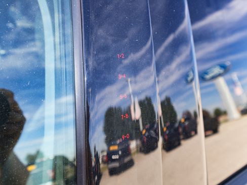 Used 2022 Ford Explorer XLT w/ Equipment Group 202A image 9