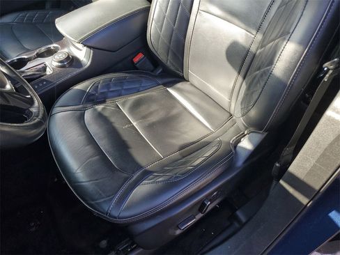 Used 2017 Ford Explorer Platinum image 24