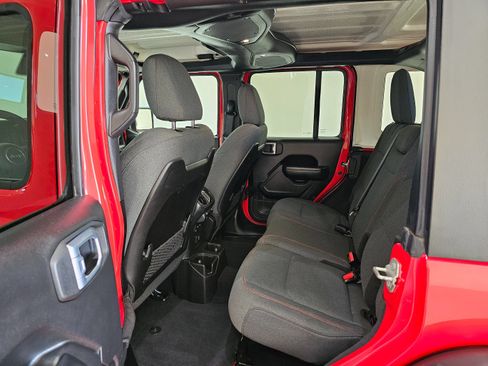 Used 2024 Jeep Wrangler Unlimited Rubicon AWD/4WD image 19