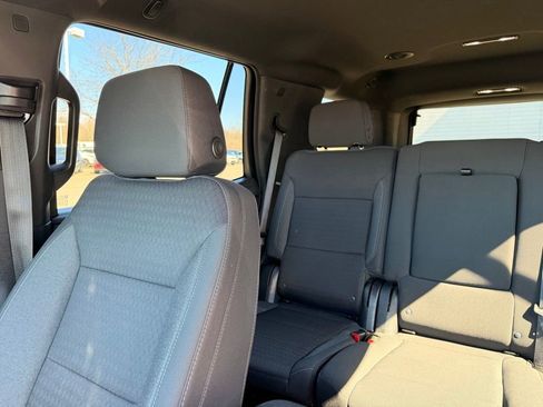 Used 2022 GMC Yukon SLE w/ Gmc Pro Safety Plus Package image 11