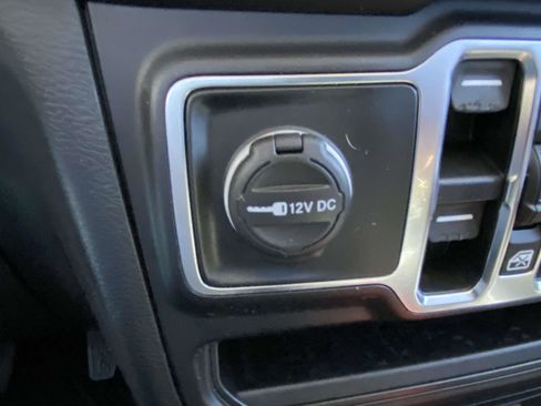 Used 2021 Jeep Gladiator Willys image 7