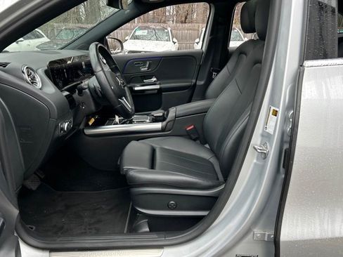 Used 2023 Mercedes-Benz GLA 250 4MATIC image 4
