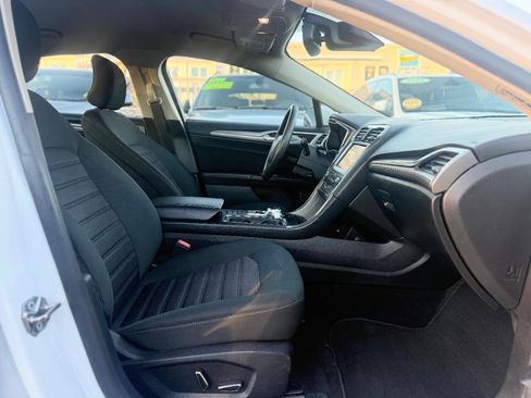 Used 2019 Ford Fusion SE image 20