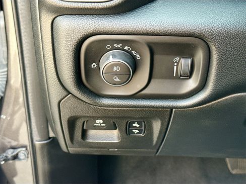 Used 2022 RAM 1500 Big Horn image 10