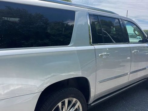 Used 2016 Cadillac Escalade ESV Premium AWD/4WD image 9