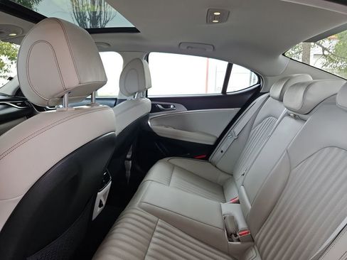 Used 2019 Genesis G70 2.0T Advanced w/ Elite Package image 31
