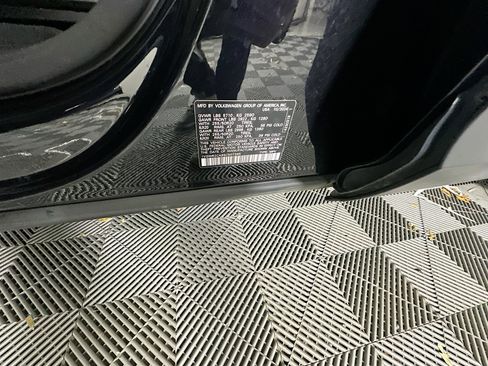 Used 2025 Volkswagen Atlas SE image 12