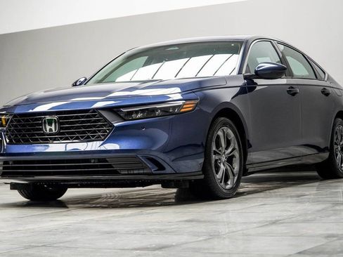 Used 2023 Honda Accord EX-L image 10