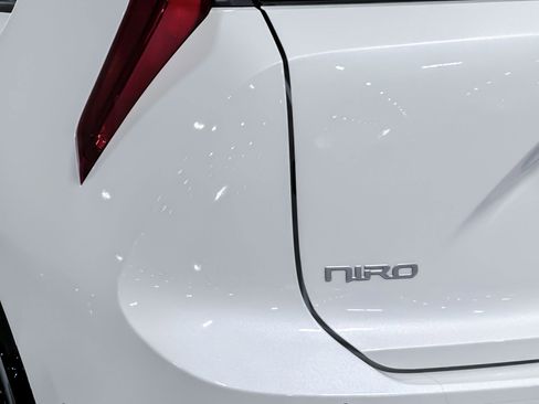 Used 2023 Kia Niro Wind FWD image 21