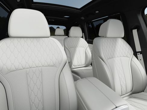 New 2027 BMW X7 xDrive40i AWD/4WD image 11