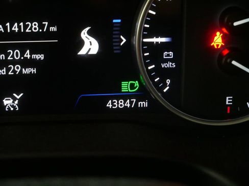 Used 2020 Buick Enclave Avenir w/ Avenir Technology Package image 32