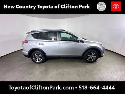 Used 2016 Toyota RAV4 XLE AWD/4WD image 2