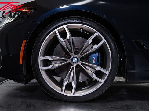 Used 2021 BMW M550i xDrive w/ Executive Package AWD/4WD image 16