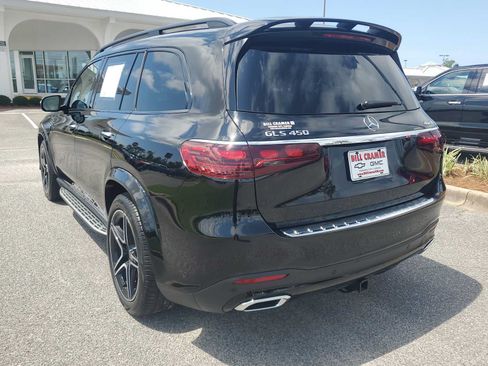 Used 2024 Mercedes-Benz GLS 450 4MATIC image 3